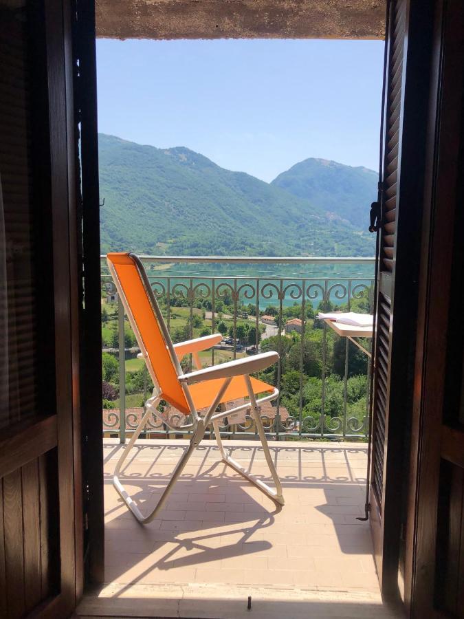 Stanza Con Terrazzo Vista Lago - Lakeholiday Кастел ди Тора Екстериор снимка