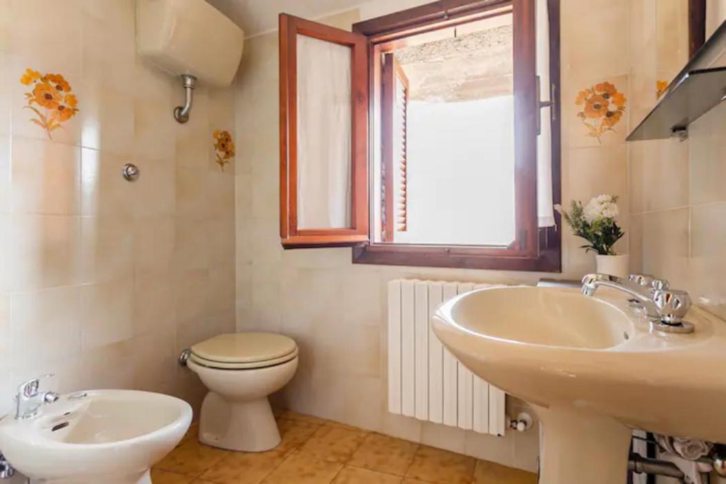 Stanza Con Terrazzo Vista Lago - Lakeholiday Кастел ди Тора Екстериор снимка